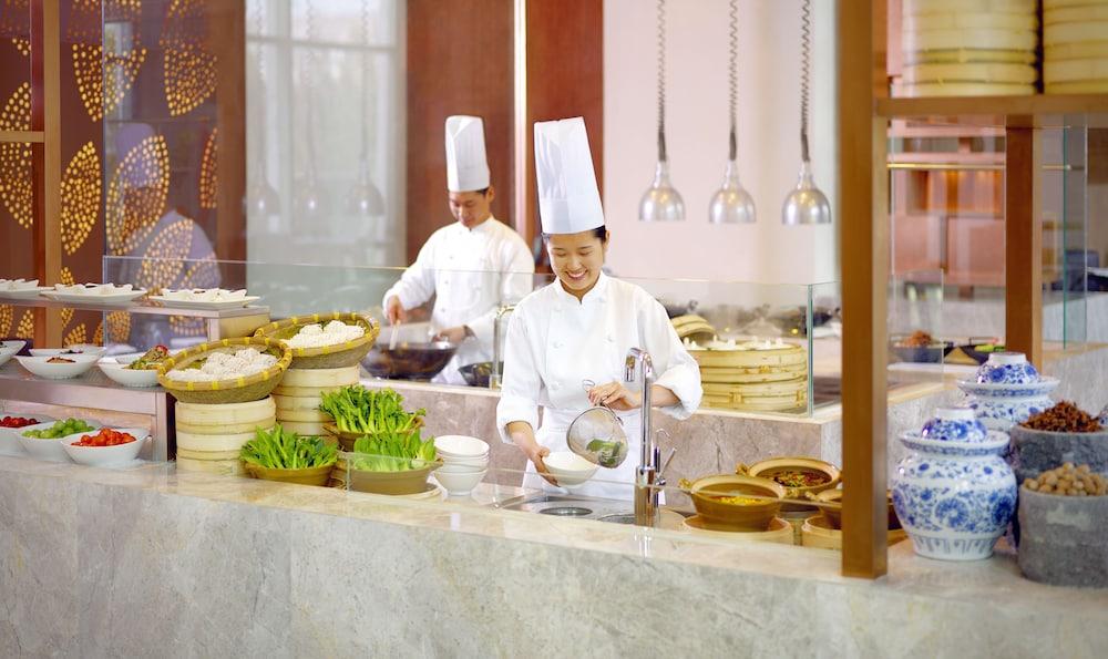 Hyatt Regency Tianjin East Hotel Buitenkant foto