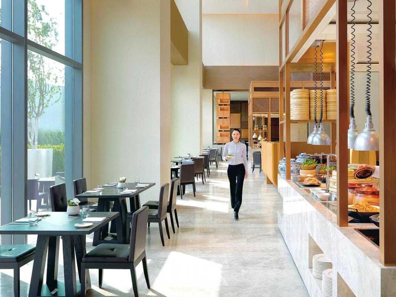 Hyatt Regency Tianjin East Hotel Buitenkant foto